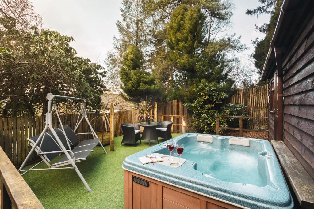 Aphrodites Group - Luxury Hot Tub Suites in Central Lake District! - Resim 11
