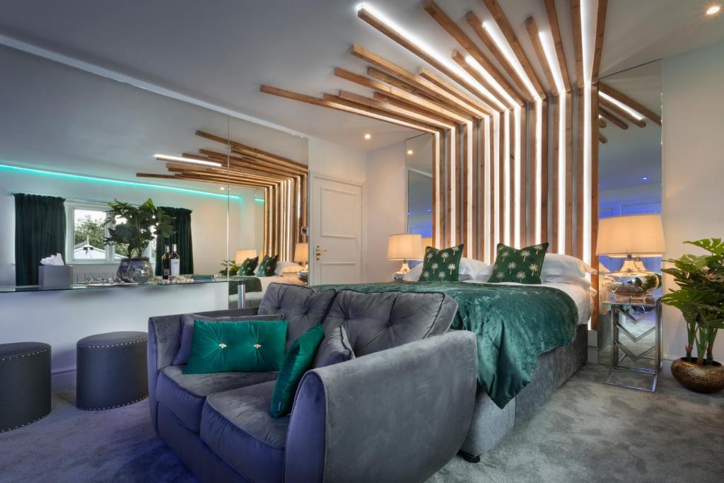 Aphrodites Group - Luxury Hot Tub Suites in Central Lake District! - Resim 24