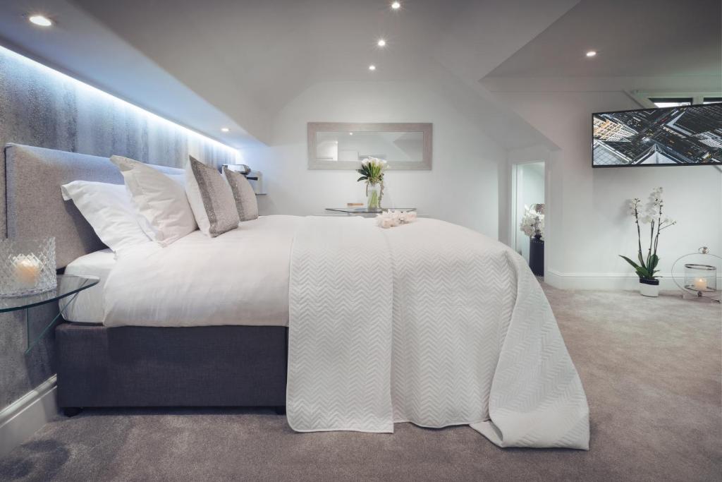 Aphrodites Group - Luxury Hot Tub Suites in Central Lake District! - Resim 42