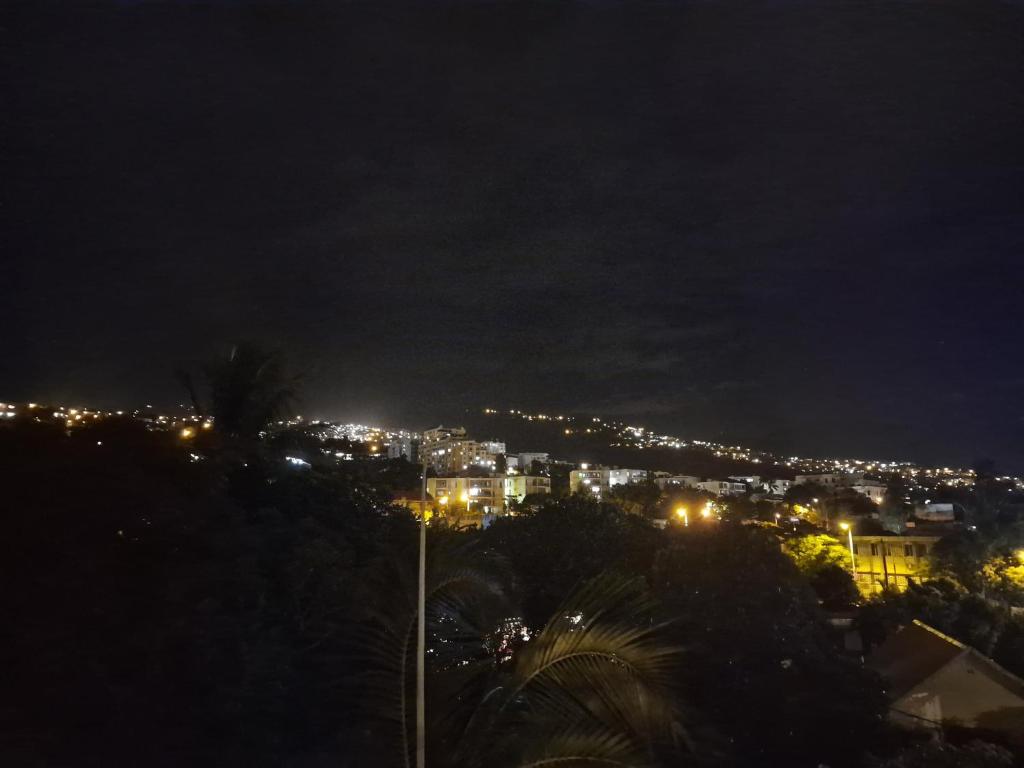 Fotografie z fotogalerie ubytování Mont-Vert exotique - Calme - Vue et PARKING v destinaci Saint-Pierre