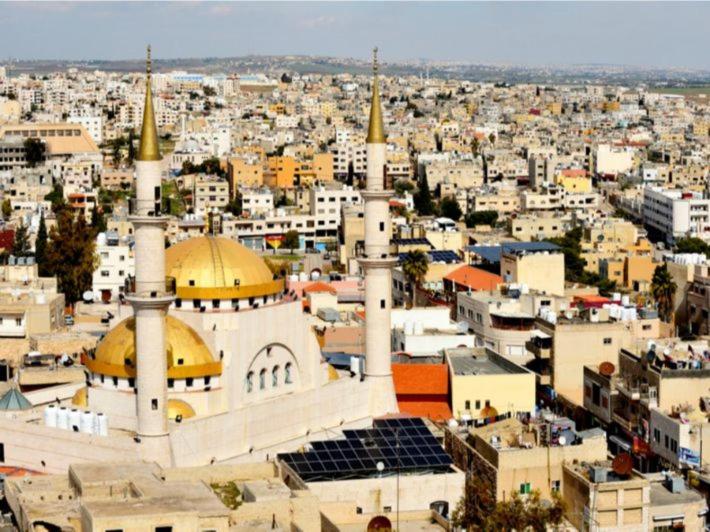 Almennt útsýni yfir borgina Irbid eða útsýni yfir borgina eins og það er á gistihúsinu