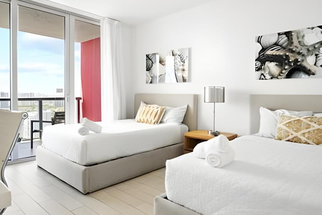 Top Floor Luxury Beach Condo - Waterfront Views, Hallandale Beach ... - Luxury Condo Towers With Private Beach Access
