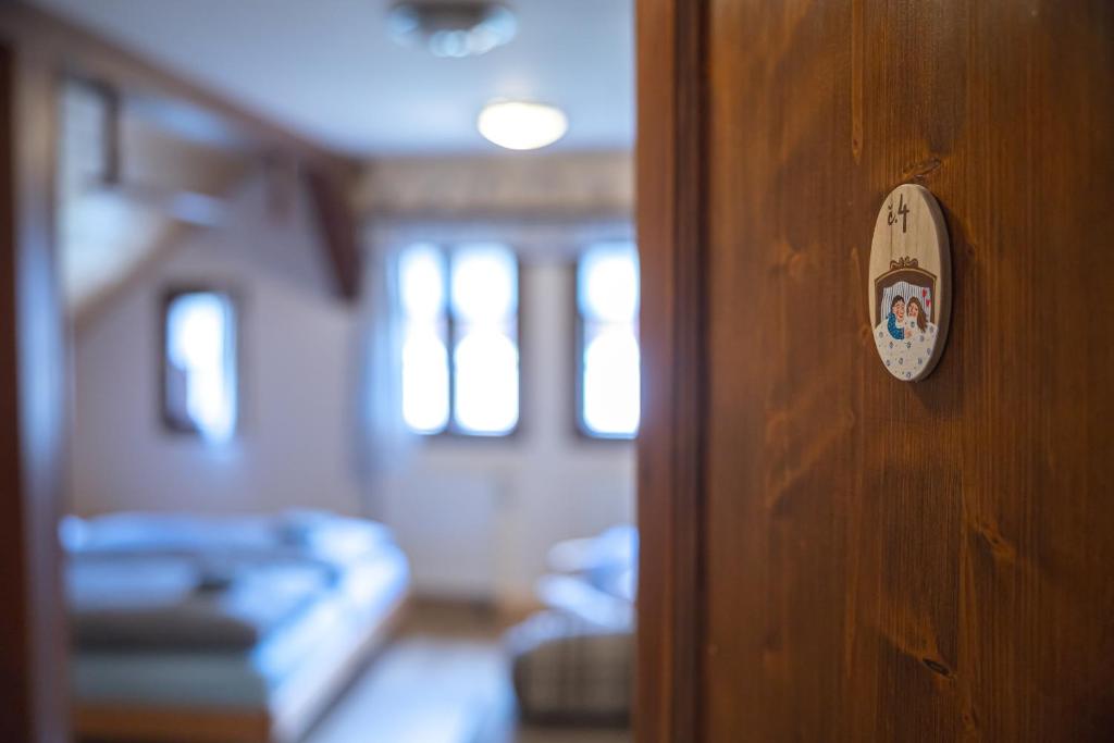 Postel nebo postele na pokoji v ubytování Chalupa Maršovka