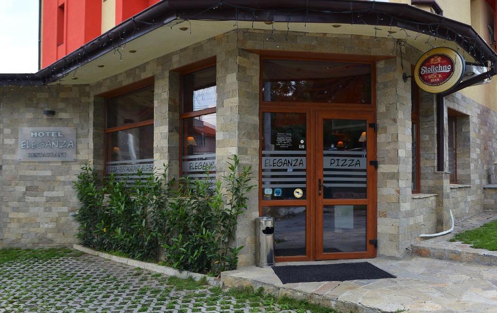 The facade or entrance of Eleganza Family Hotel - Free Parking