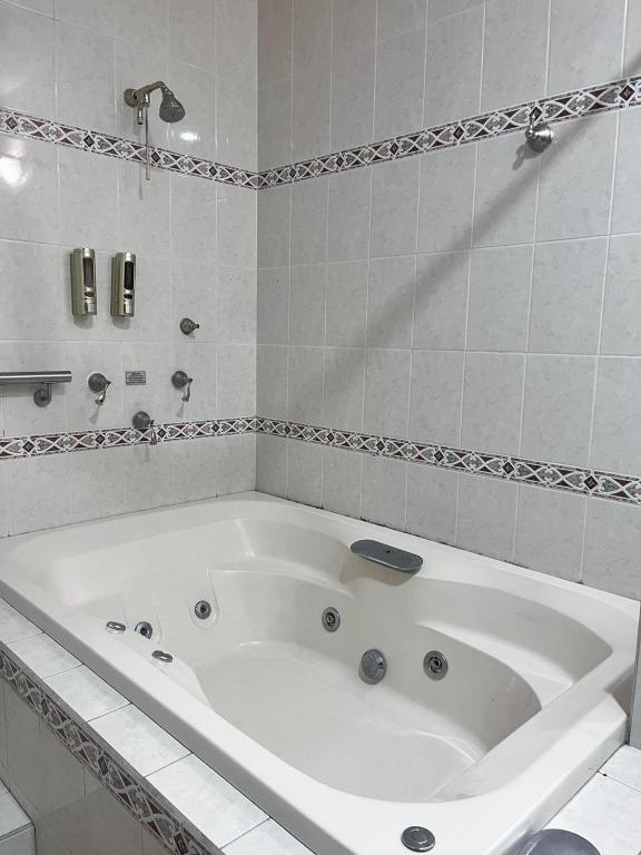 Koupelna v ubytování Hotel Peña Florencia