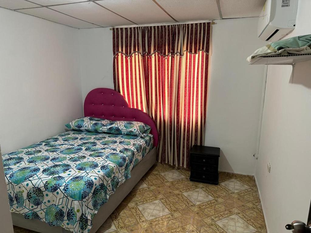 Postel nebo postele na pokoji v ubytování Casa Sicarare Tours Upar