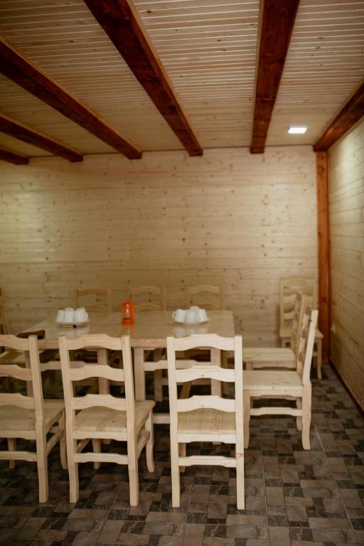 Restaurace v ubytování FAMILY еко номери та будинки