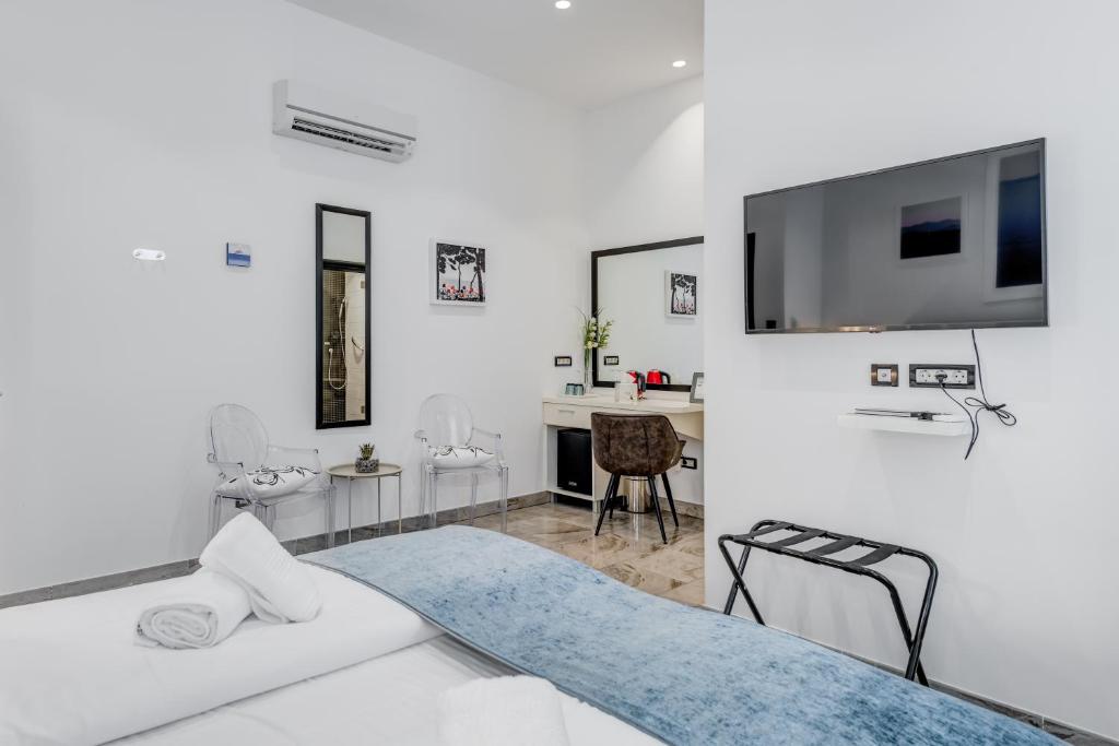 Tango Luxury Rooms - 11