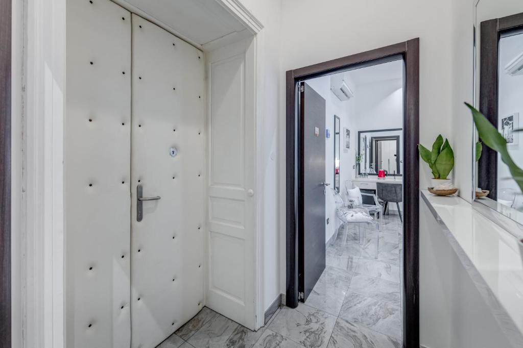 Tango Luxury Rooms - 13