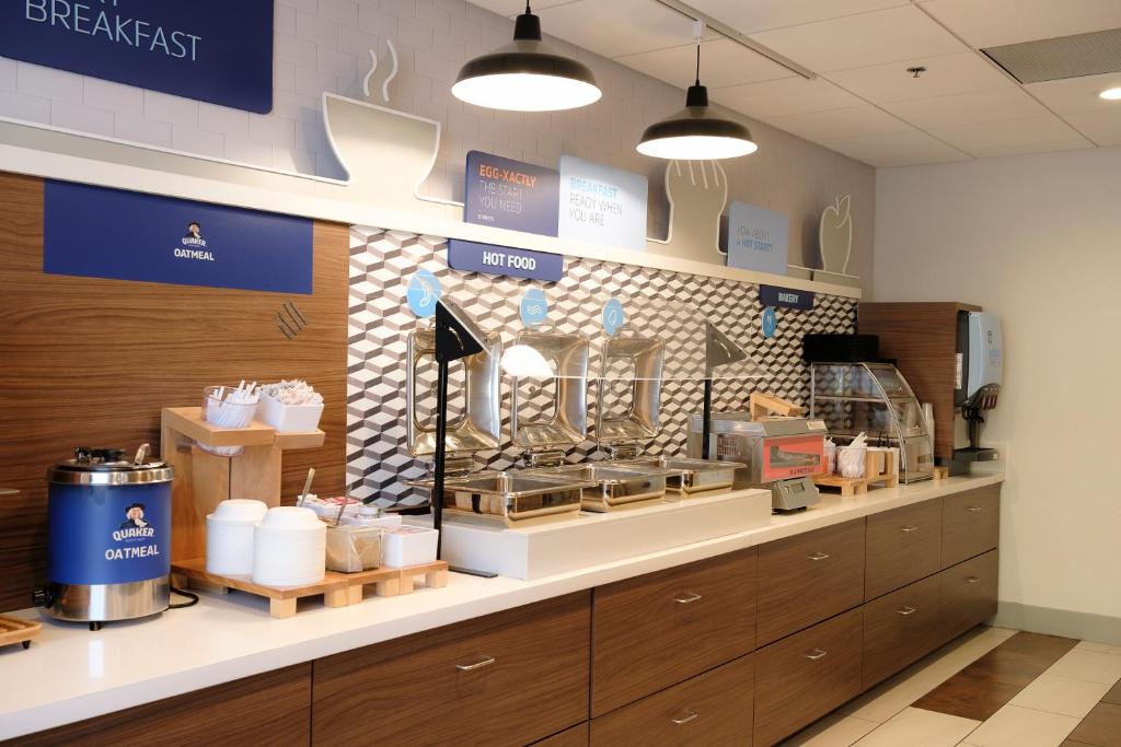 Holiday Inn Express Davis-University Area by IHG photo