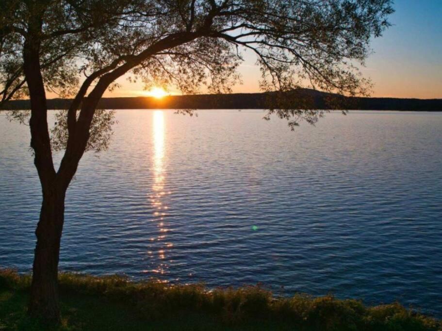 Φωτογραφία από το άλμπουμ του Condo du lac Memphrémagog σε Magog-Orford
