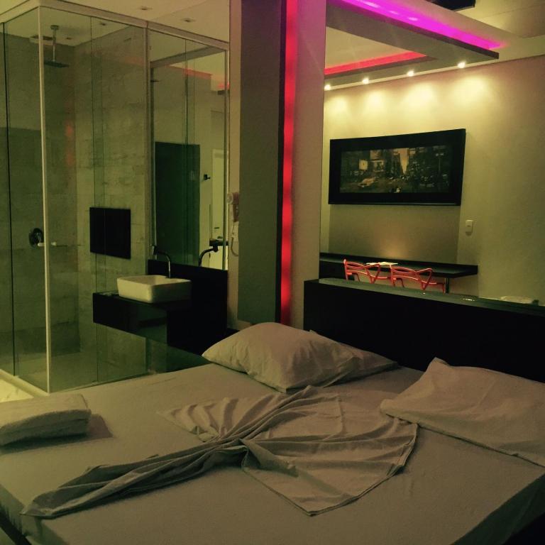  Dinys Motel (Adults Only)