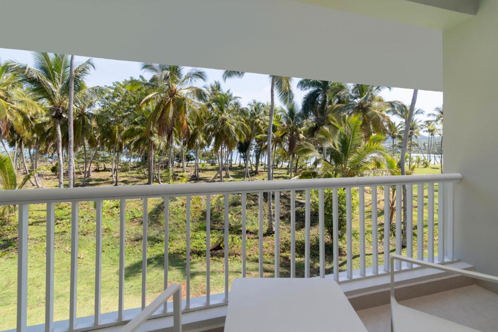Wyndham Alltra Samana All Inclusive Resort - Clubzimmer Mit Zwei Doppelbetten Und Meerblick