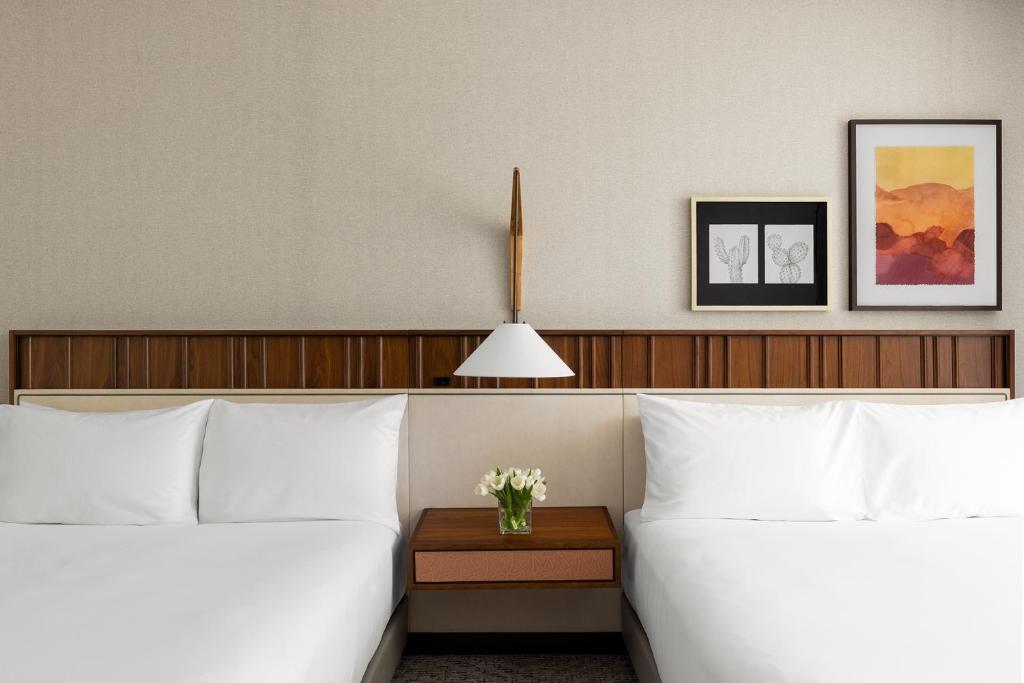 Postel nebo postele na pokoji v ubytování Grand Hyatt Scottsdale Resort