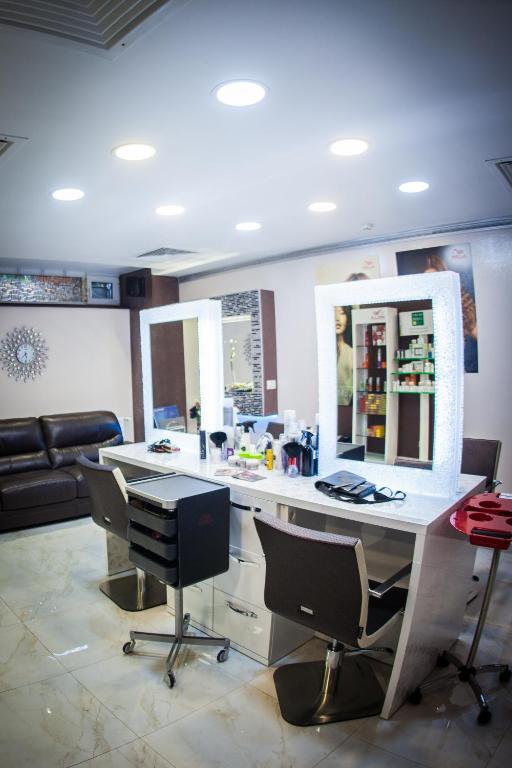 West Plaza Residence - Resim 7