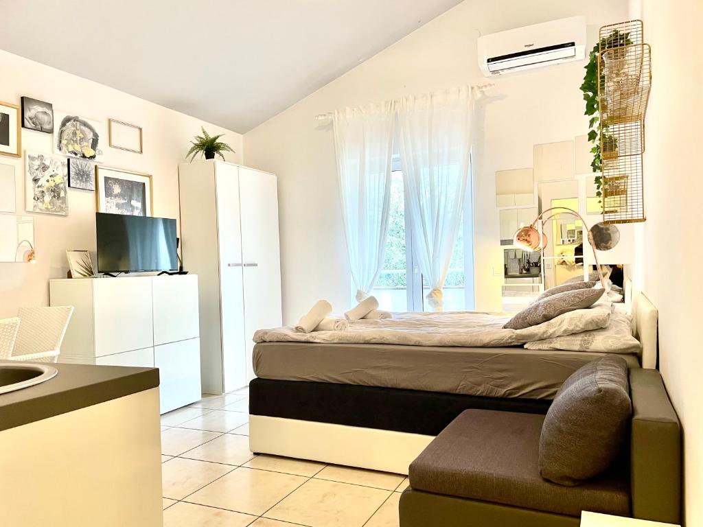 Gold Apartment On The Beach