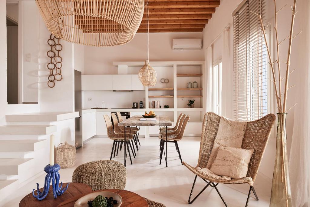 Гостиная зона в Eutopia Suites Sifnos