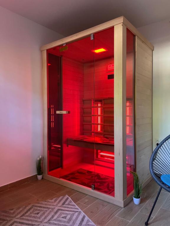 Postel nebo postele na pokoji v ubytování Kuca na dan sa bazenom Hedonist place