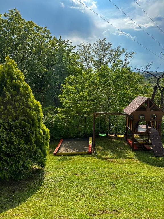 Herní místnost nebo prostor pro děti v ubytování Kuca na dan sa bazenom Hedonist place