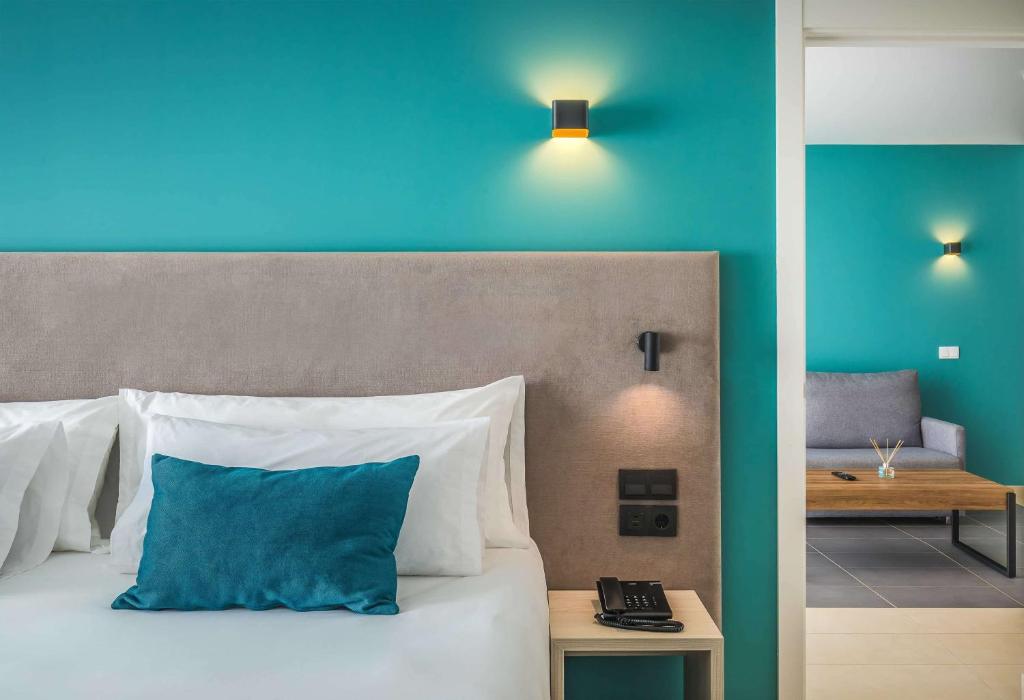 Postel nebo postele na pokoji v ubytování Occidental Mar Menor