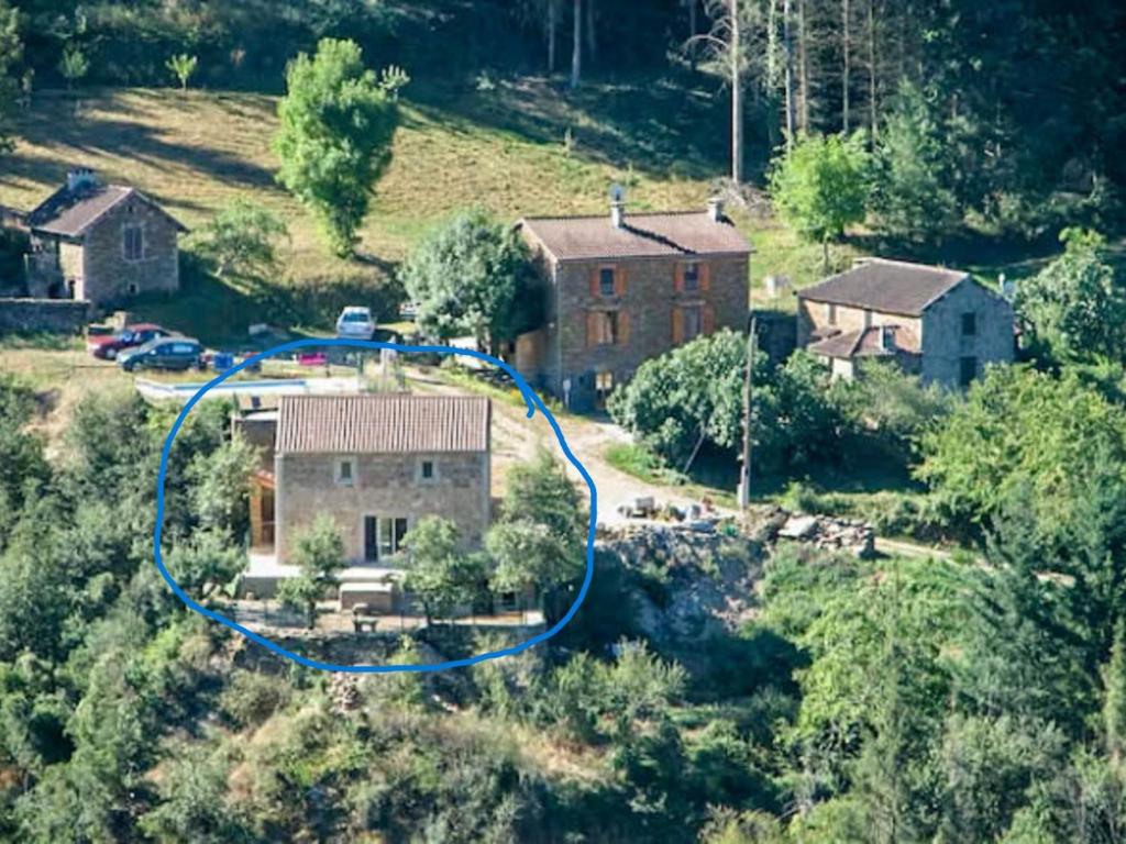 Budova, v ktorej sa dovolenkový dom nachádza