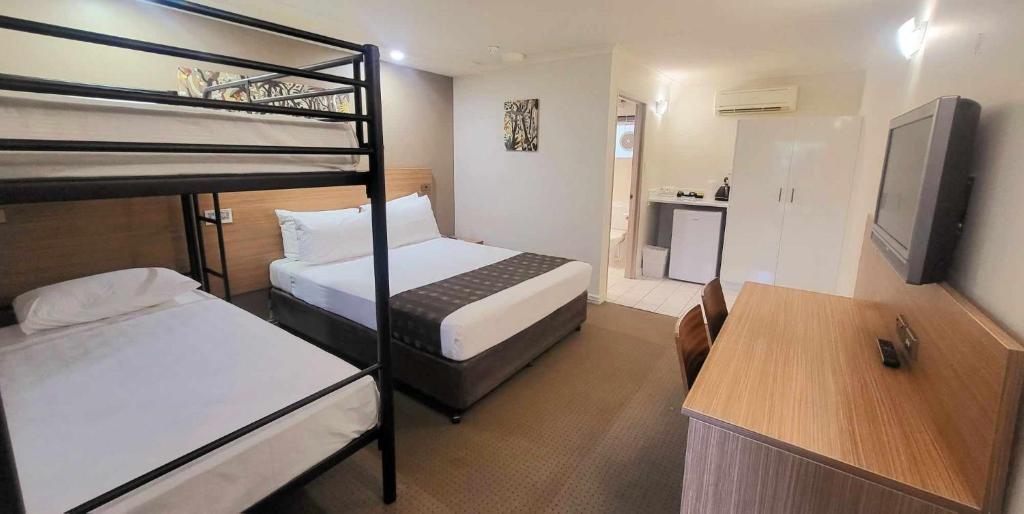 
Resort FAMILY Room (No Kitchenette)
