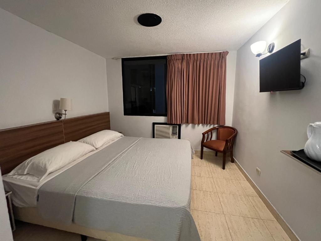 Postel nebo postele na pokoji v ubytování Eurohotel
