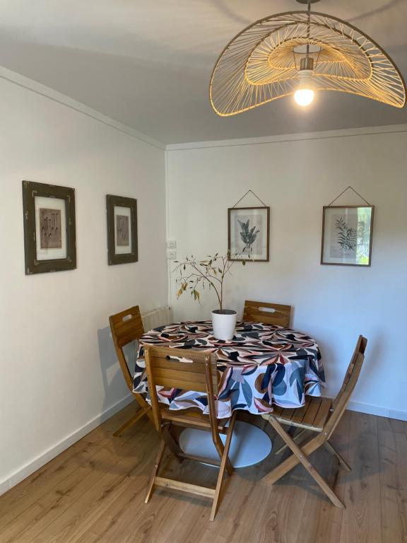 Fotografie z fotogalerie ubytování Maison à avec jardin privatif dans domaine des Crozes ve Vienne
