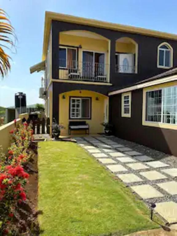 Private rooms in a house in Montego Bay, Jamaica within walking