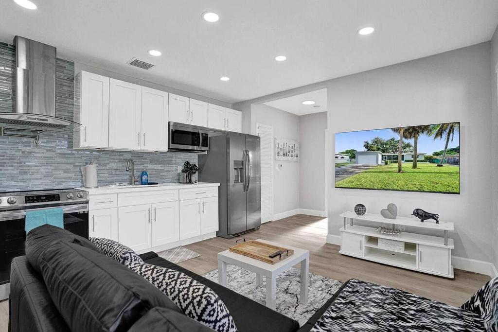 Gallery image of The Front Wave Luxury Home in Fort Lauderdale