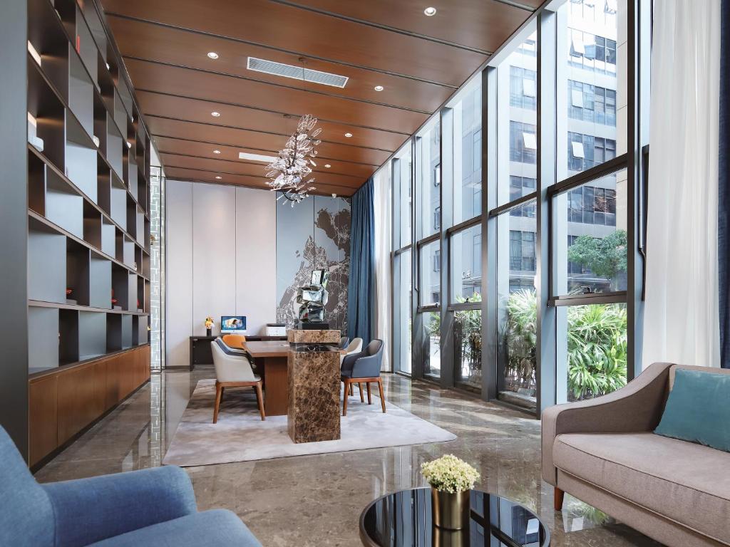 Posezení v ubytování Hampton by Hilton Shenzhen Longhua Qinghu