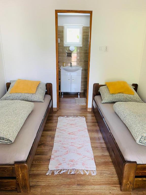Arvisura Vendégházak family friendly transit apartments - Double Room