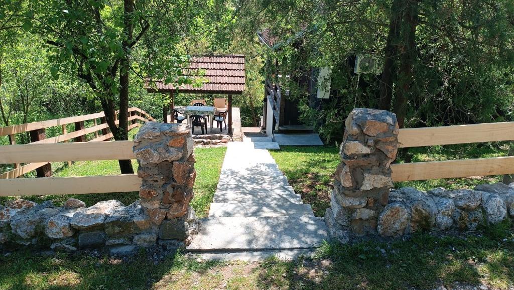 Fotografie z fotogalerie ubytování Vikendica Ovčar Banja v destinaci Čačak
