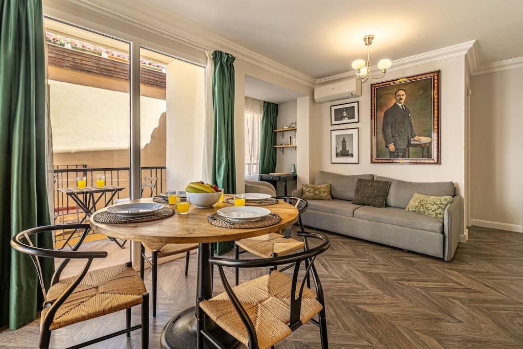 Historic Center chic gem with balcony, Málaga (updated prices 2024)