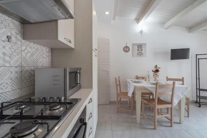 Kuchyň nebo kuchyňský kout v ubytování SFEA HOME