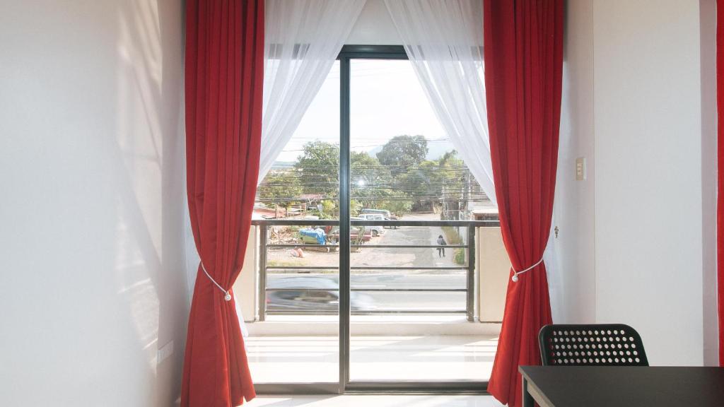 Fotografie z fotogalerie ubytování RedDoorz @ Aerial Hotel Los Baños v destinaci Los Banos