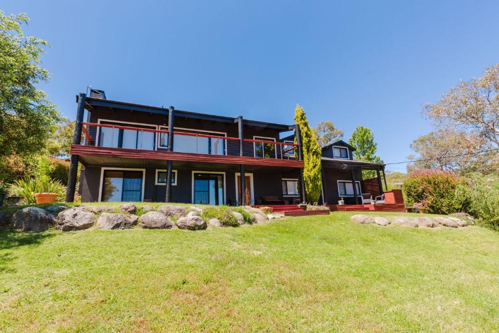 10 Kanangra Crescent Entire, Jindabyne (updated prices 2024)
