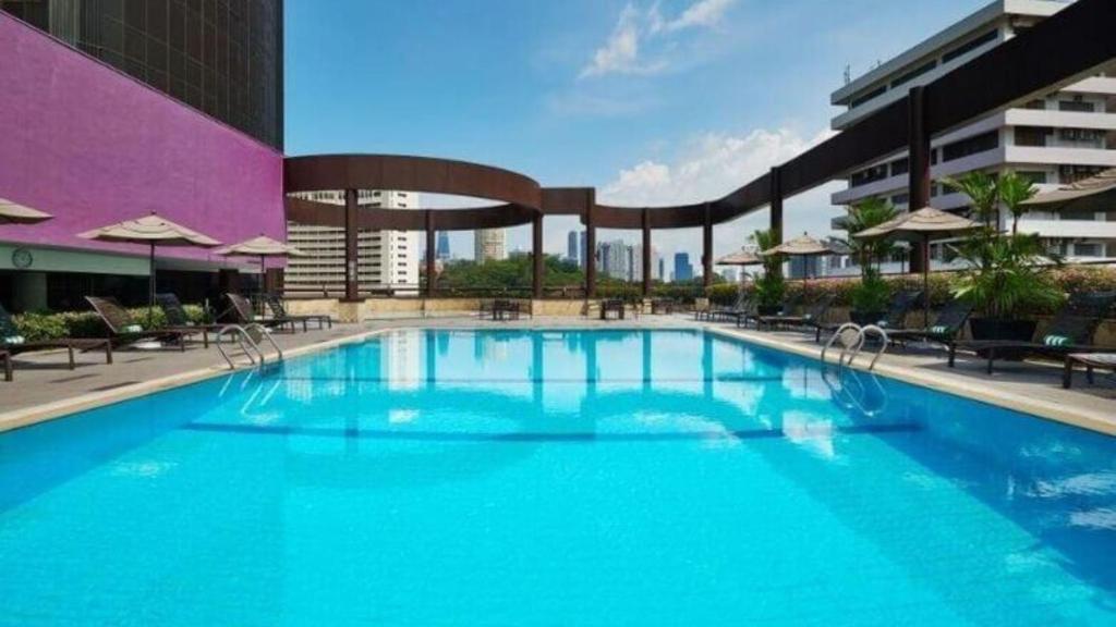 Hồ bơi trong/gần Holiday Inn Singapore Atrium by IHG