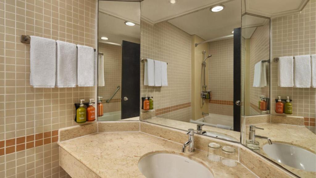 Phòng tắm tại Holiday Inn Singapore Atrium by IHG