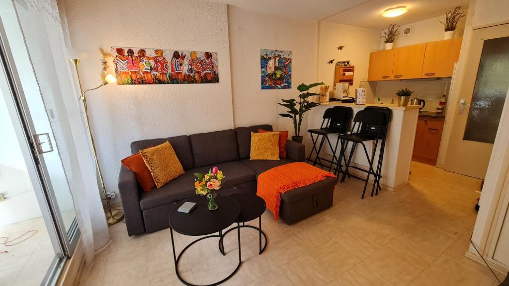 Photo de la galerie de l'établissement Caraïbes 101 luxe appartement in Cap d'Agde, au Cap d'Agde