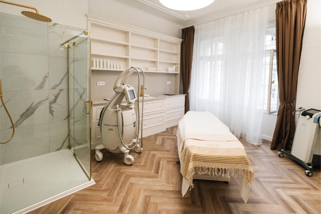 Koupelna v ubytování Grandhotel Pupp