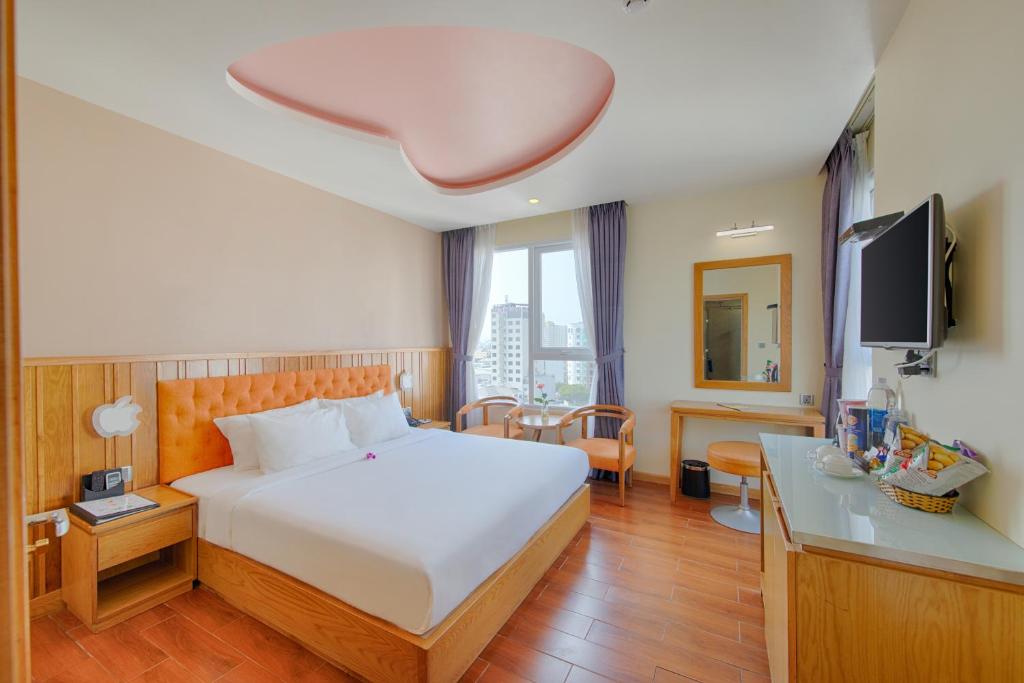 Các  Sea Queen Hotel được bố trí tiện nghi, phù hợp cho cặp đôi, khách công tác và nhóm bạn.