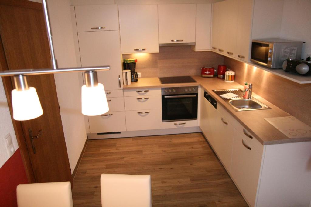 Kuchyň nebo kuchyňský kout v ubytování Ferienwohnung Kreidl