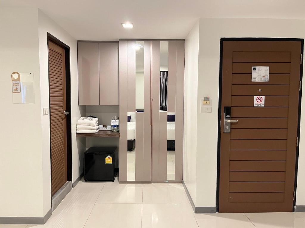 Cubic Pratunam - Resim 23