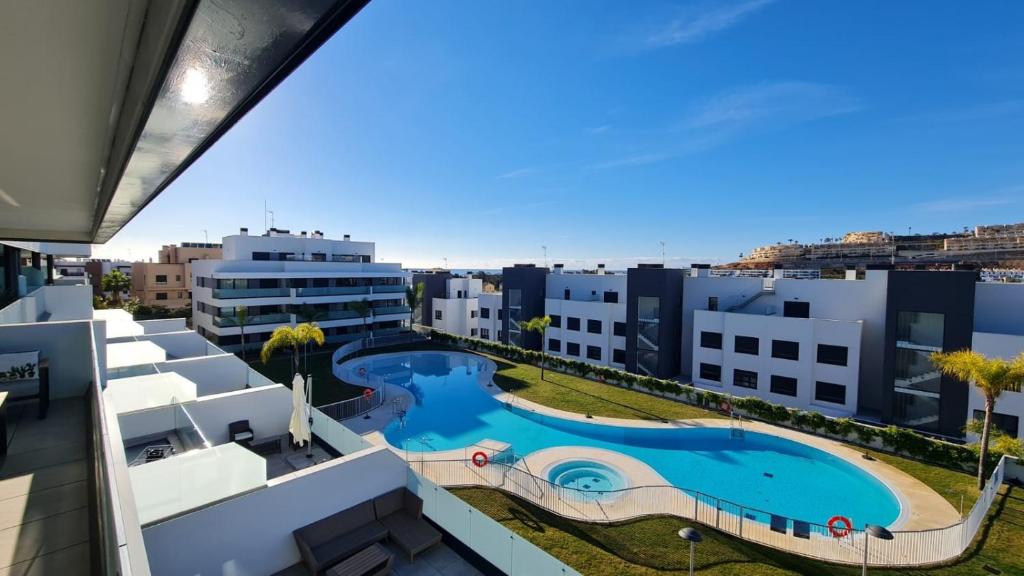 Bazén v ubytovaní 208 New luxury apartment Calaserena alebo v jeho blízkosti