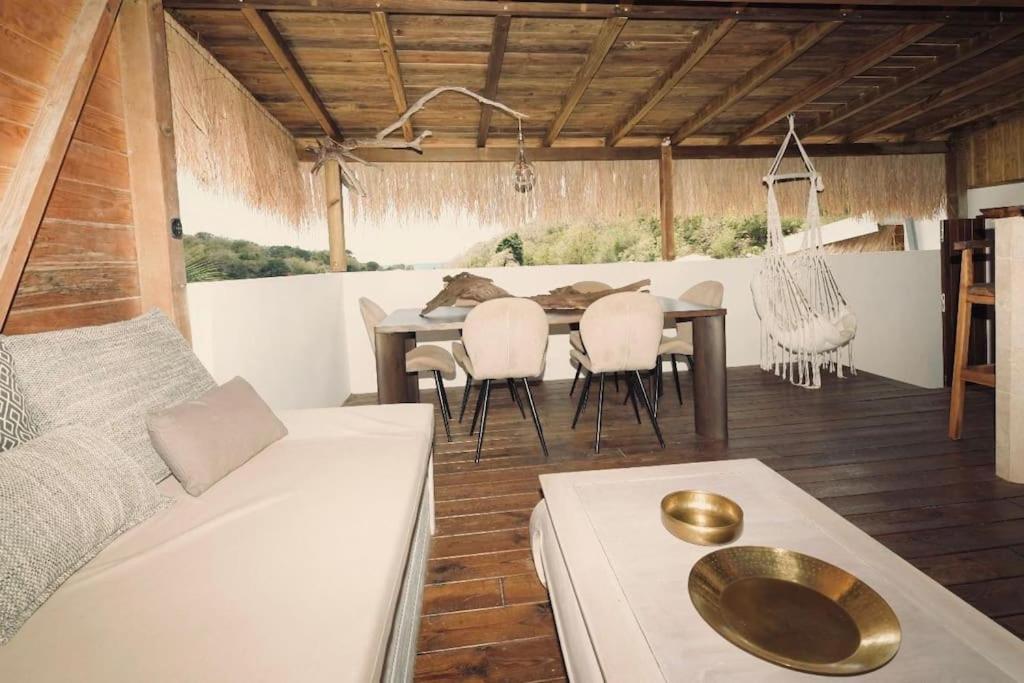 Posezení v ubytování T3 de charme avec Rooftop vue mer, le Cactus