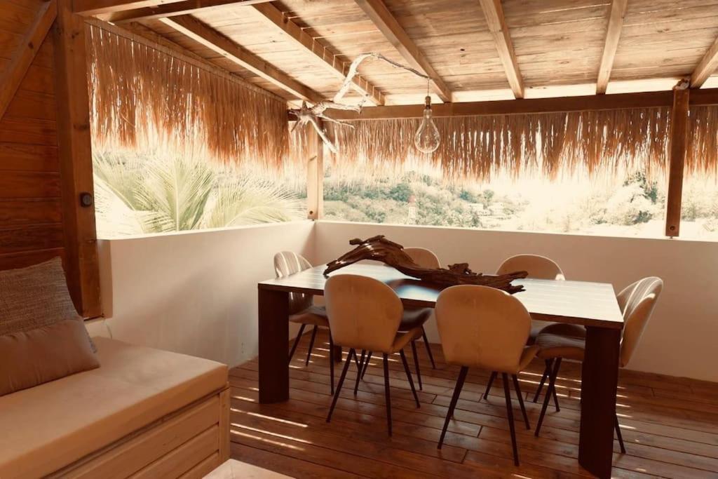 Posezení v ubytování T3 de charme avec Rooftop vue mer, le Cactus