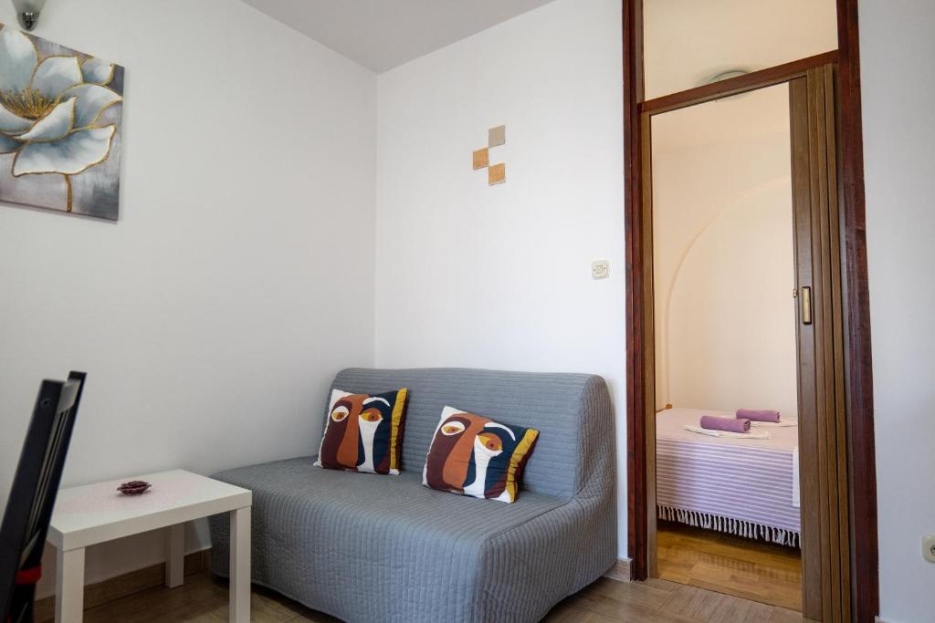 Irena's place A1 - 8