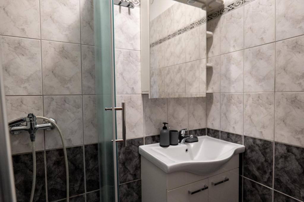 Irena's place A1 - 18