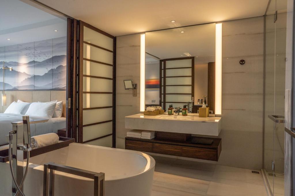 Crowne Plaza Vinh Yen City Centre, an IHG Hotel - Salle Roi Standard